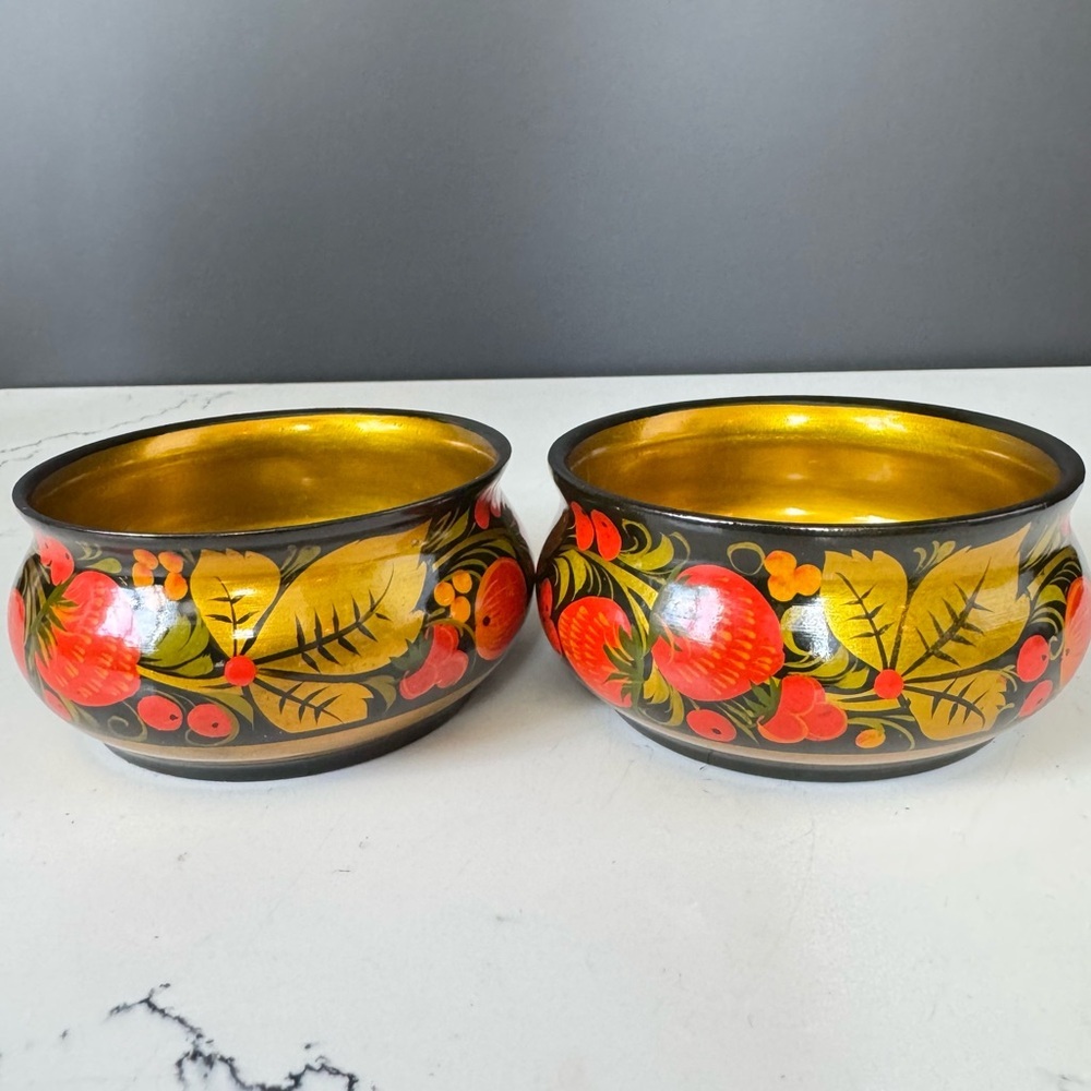 Vintage Hand Painted Wooden Folk Art Small Lacquered Bowls Strawberry Floral - Picture 2 of 6